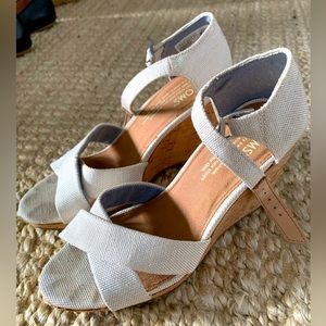 6M Toms wedges - super cute for spring!